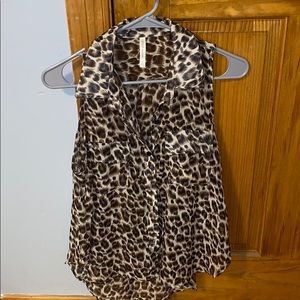 Women’s Cheetah Print Collard Top